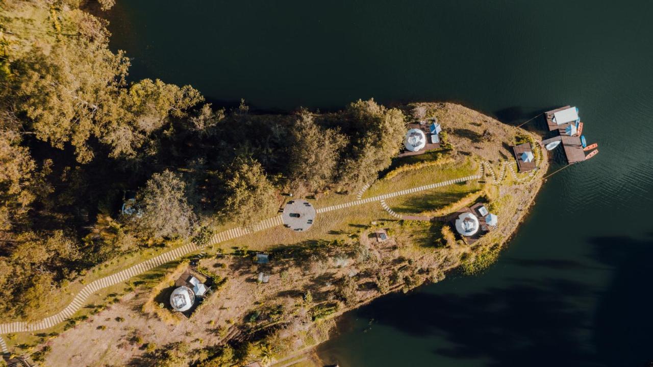 Domus Glamping Guatape Hotel Exterior photo